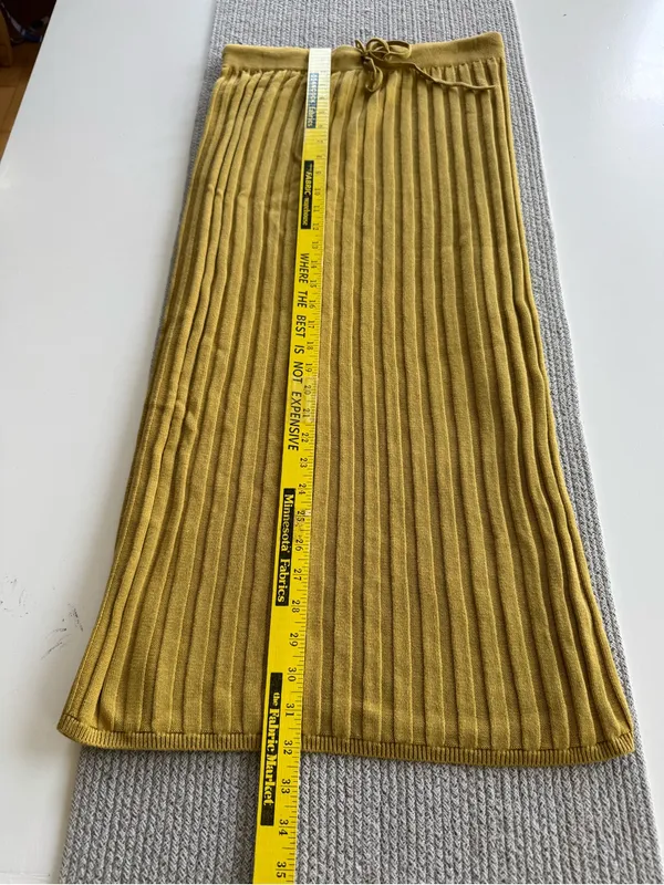 INDUSTRY Chartreuse Yellow Gold Ribbed V-Neck Knit Skirt Set Size Small - Image 10