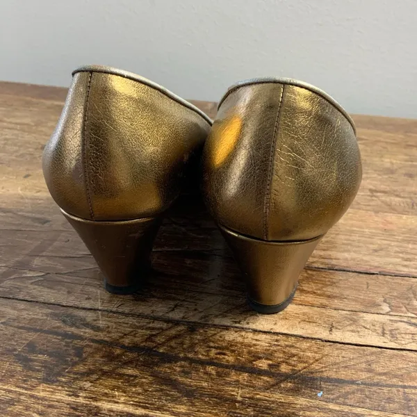 Gucci Vintage Gold pumps‎ size 36.5 AA - Image 4