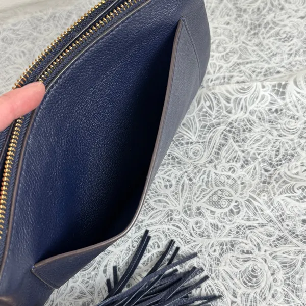 Tory Burch Thea Navy Pebbled Leather Tassel Clutch Bag Gold Hardware - Image 5