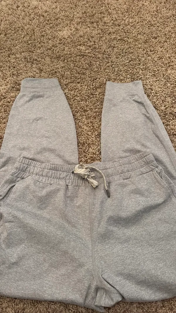 Vuori Joggers Women’s - Image 5