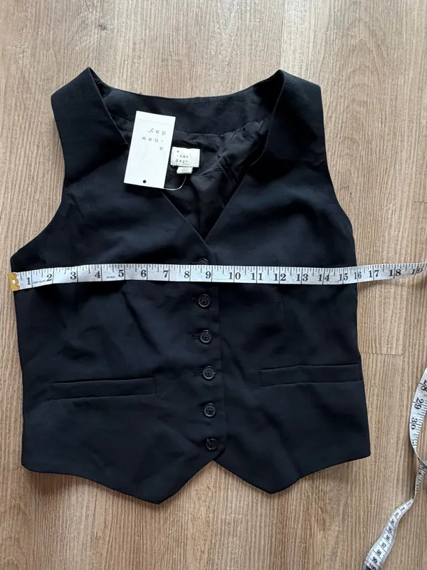 Black Button - Image 3