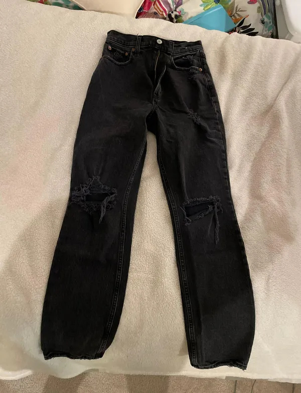 Abercrombie Women's 90s Ultra High Rise Straight Jeans, RIPPED BLACK - Image 8
