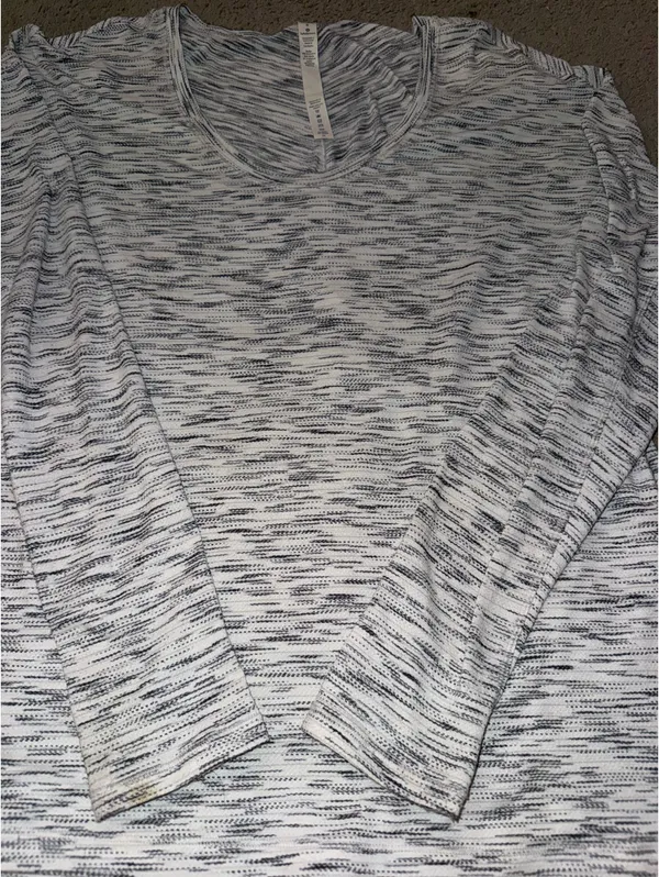 Lululemon White & Gray Long Sleeve Tee - Image 4