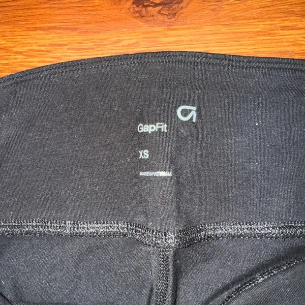 Nwt GapFit Mid Rise Full-Length Flare Leggings - Image 3