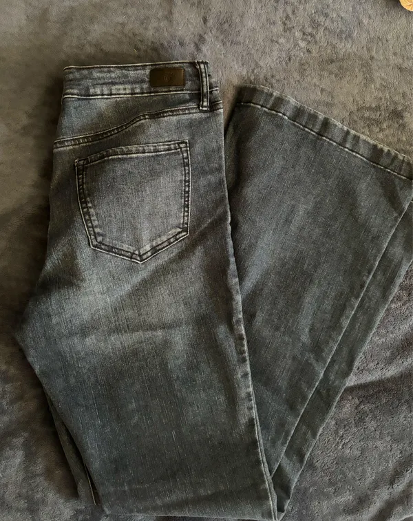 Sofia Vergara Jeans Melissa flare 8 - Image 3