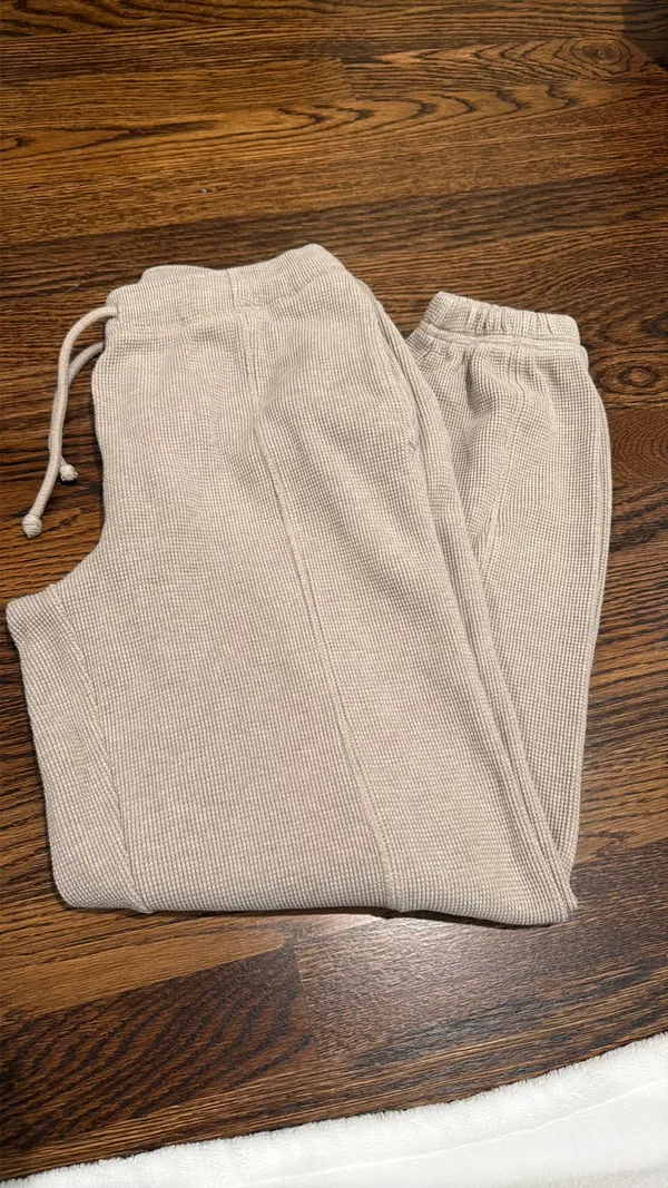 Aritzia TNA Sweatpants - Image 3