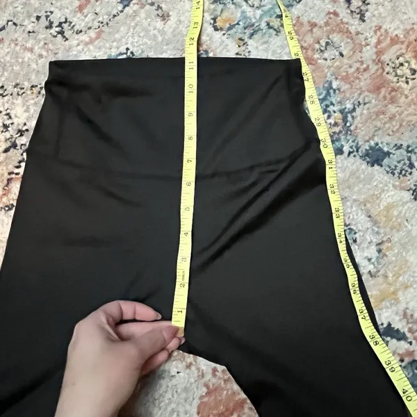 Lululemon Biker Shorts Black Size Small Women's Stretch NWT - Image 4