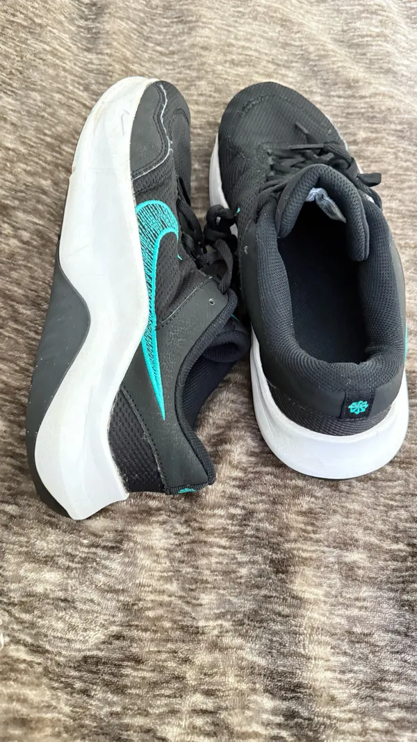 Nike Legend Essential 3 NN Men’s size 9.5 - Image 6