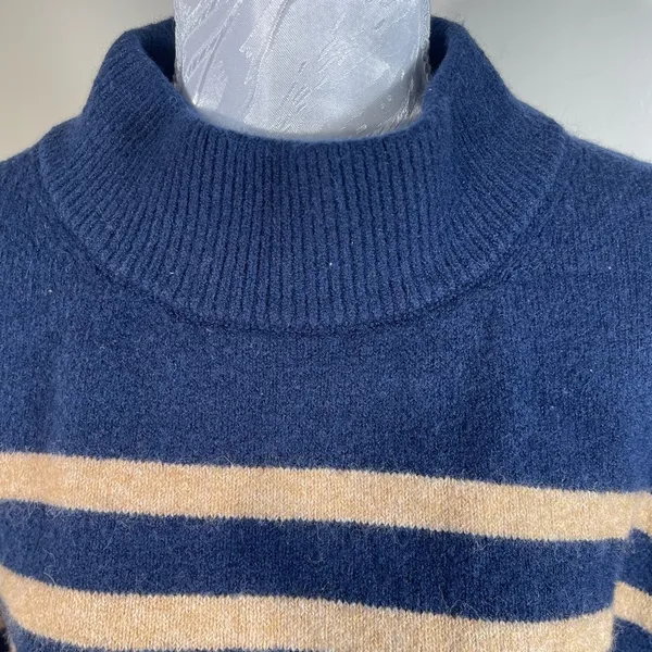 J. Crew Navy and Tan Striped chunky crewneck Sweater size XL - Image 5