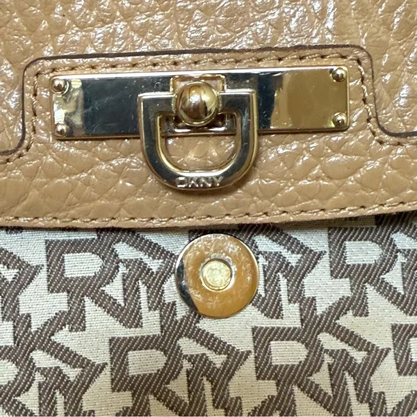 DKNY Shoulder Bag Brown Monogram Logo Pebbled Leather Y2K Baguette Women‎ Small - Image 4