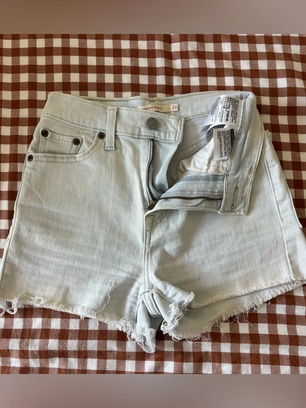 Levi’s High-Rise Shorts- Light Wash - Image 2