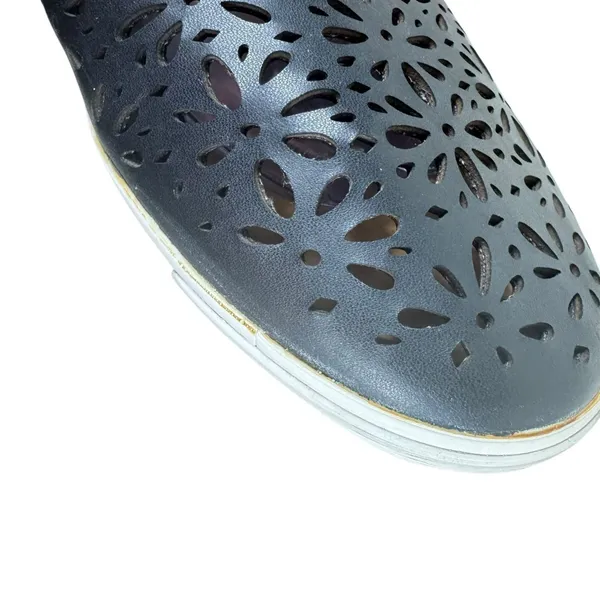 AERIN Leather Black Eyelet Rubber‎ Soled Slip On Comfort Flats Women's Size 8 - Image 4