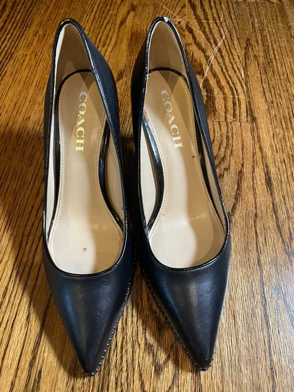 Coach Black Leather Waverly Bead Chain Pointed Toe Pumps Size 7.5 B (FLAWED) - Image 6