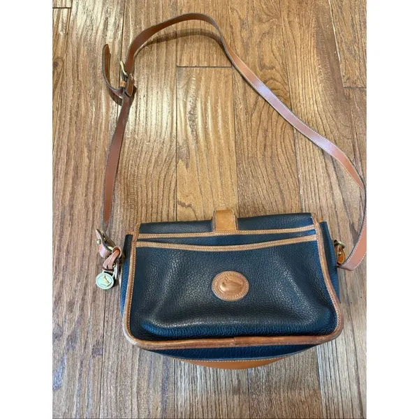 Dooney & Bourke all weather crossbody purse vintage black - Image 3