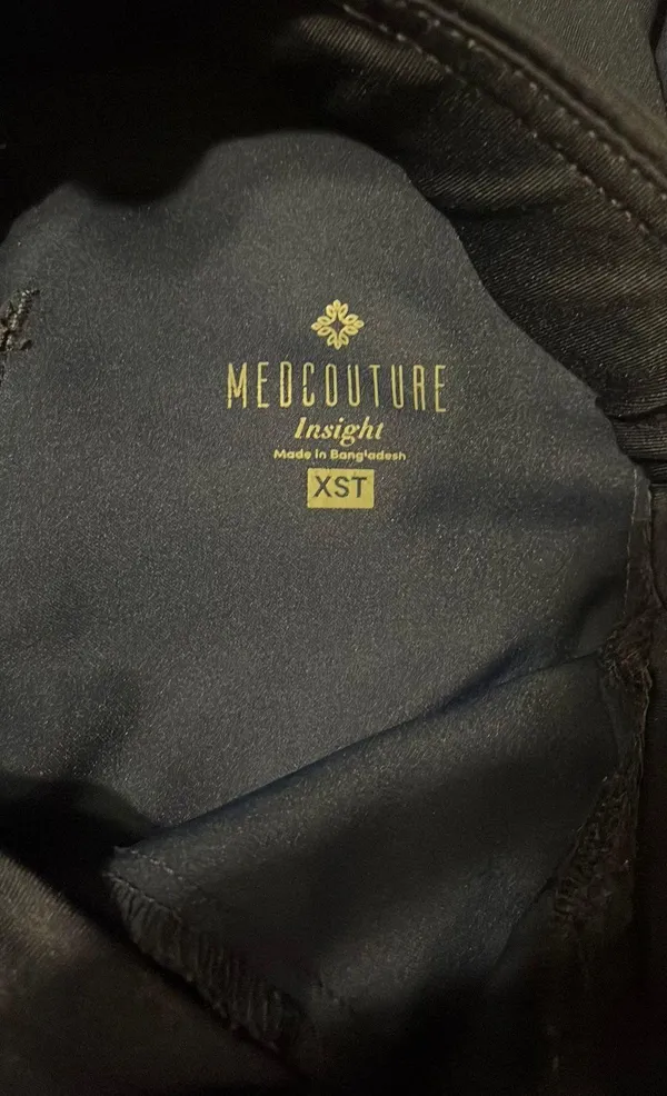 Med couture Scrubs - Image 10