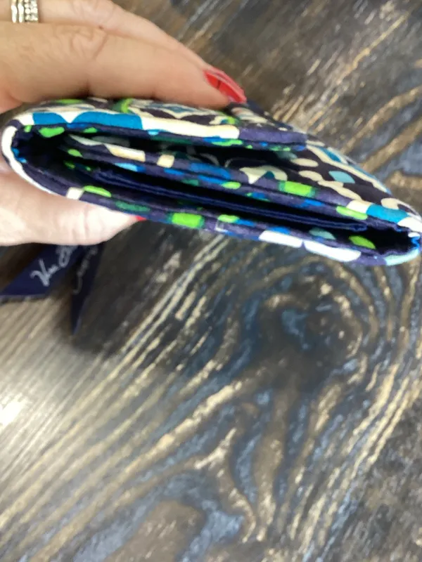 Vera Bradley Quilted Wallet in Ink Blue Medallion Print - Image 9