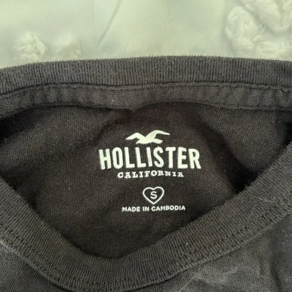 Hollister tee size S - Image 2