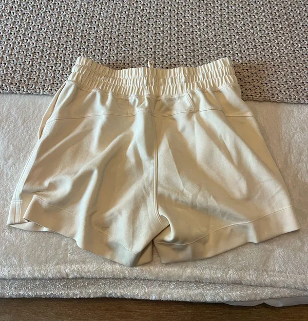 Amazon Shorts - Image 2
