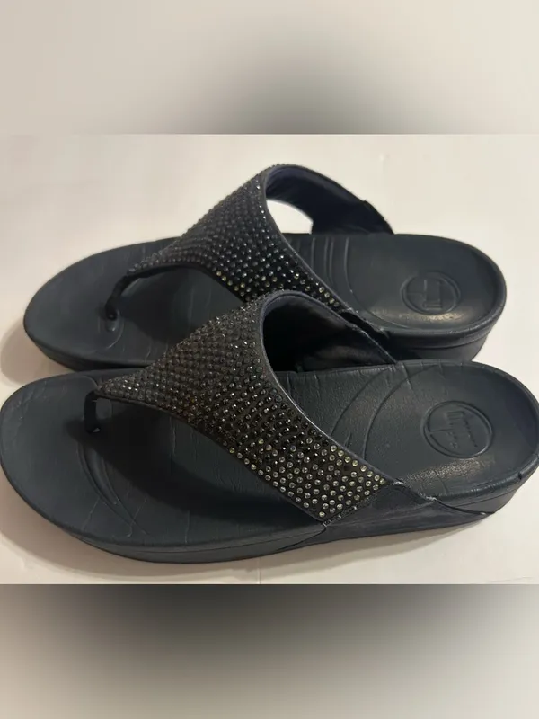 FitFlop black Crystal-Embellished Toe-Post Sandals - Image 4