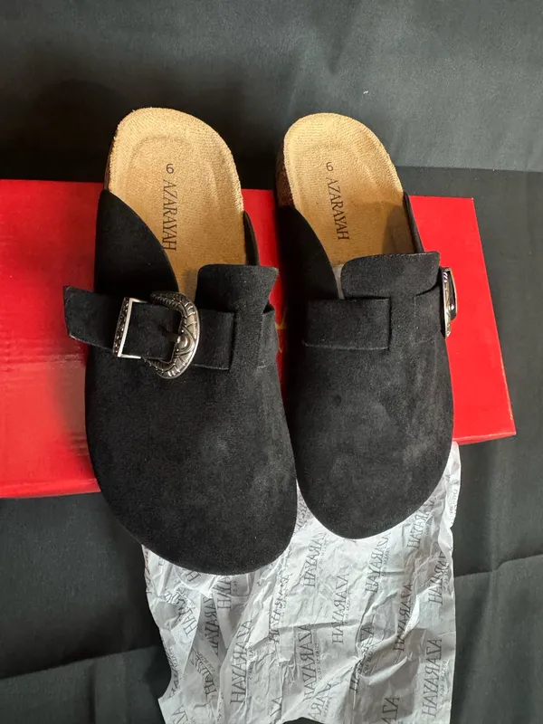 Boutique Clogs Black Size 6 - Image 2