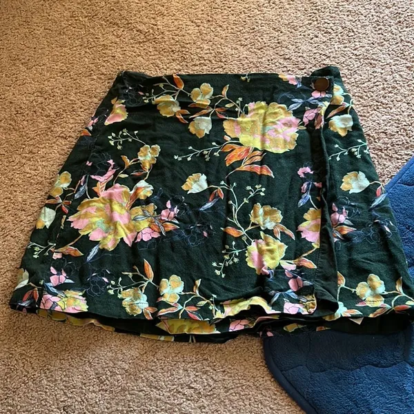 Urban outfitters small floral skirt‎ - Image 2