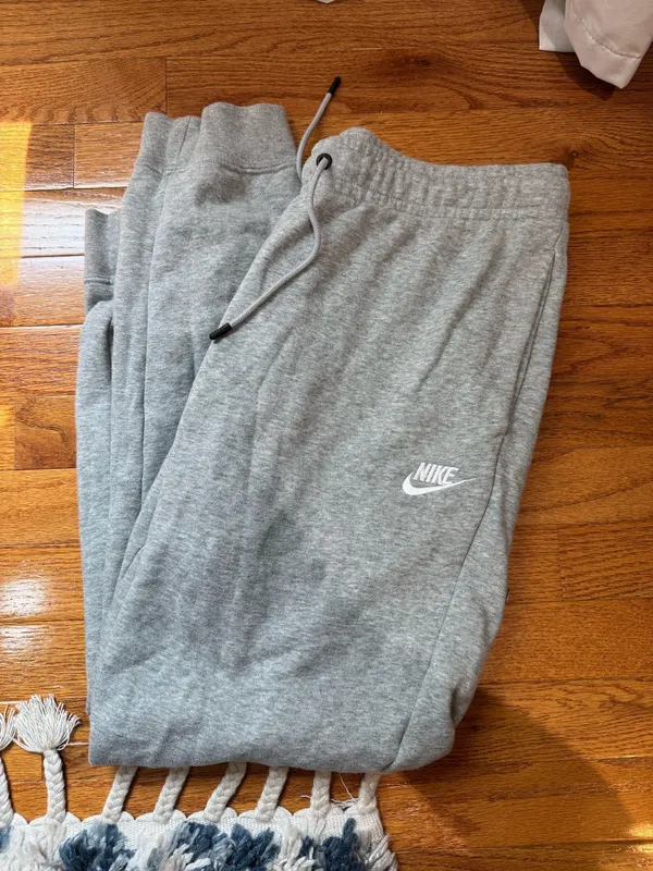 Nike joggers - Image 2