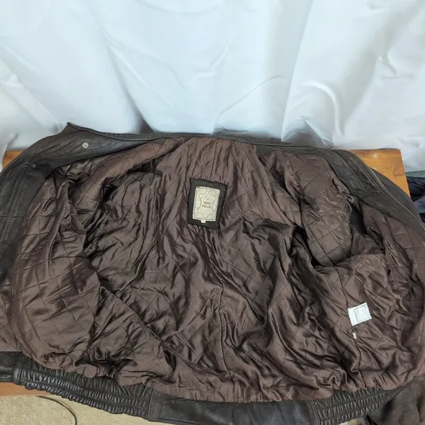 Vintage Heavy Leather Italian Made 80's Jacket. - Image 8