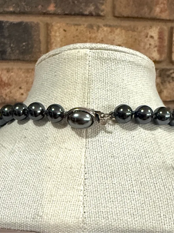 Talbots Vintage Grey Faux Tahitian Hand Knotted Pearl Bead Choker Necklace - Image 4