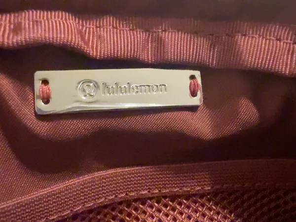 Lululemon On the Beat Belt Bag 4.5L Mauve Burgundy - Image 4