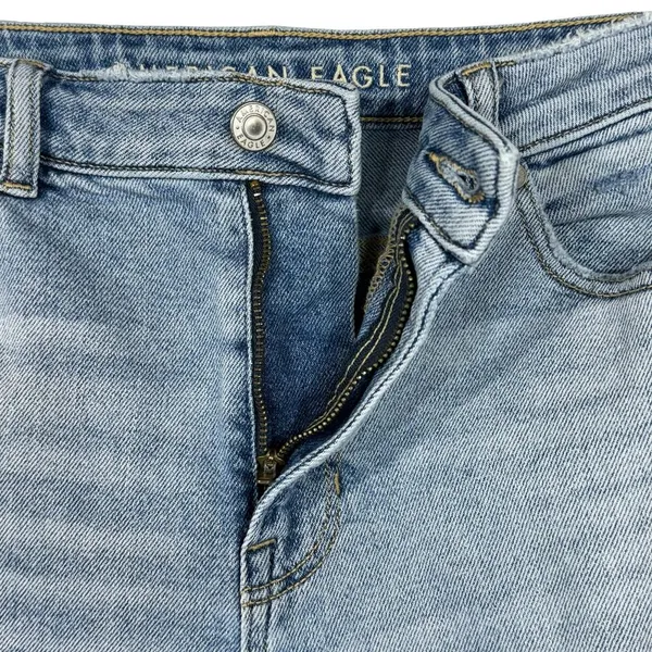 American Eagle SZ 10 SHORT Mom Jeans Distressed Hi-Rise Zip-Fly Light Wash Blue - Image 4