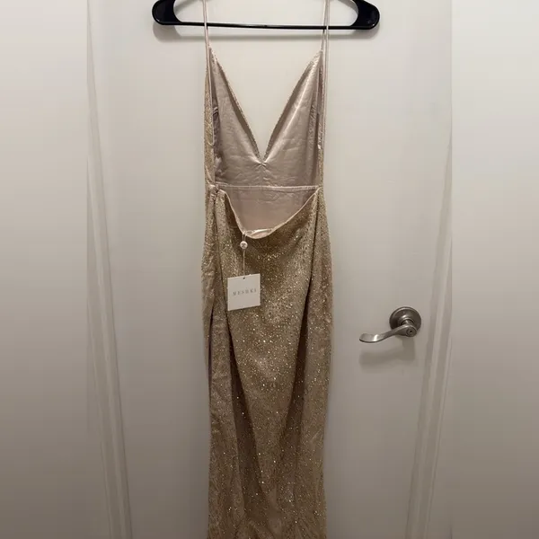 Meshki Gold champagne glitter maxi dress NWT! - Image 3