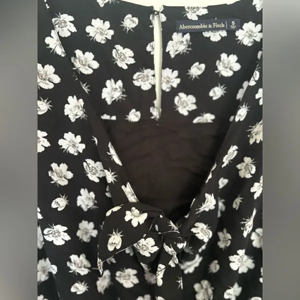 Abercrombie Fitch Black Floral Romper Front Cutout Pockets 3/4 Sleeve S - Image 7