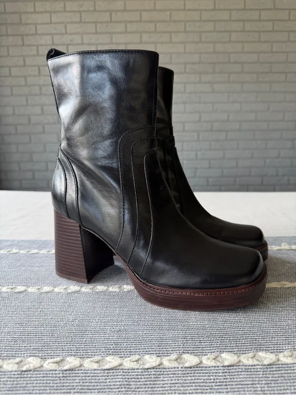 Marc Fisher Black Leather Abitha Block Heels Ankle Booties Size 8 Y2K - Image 5