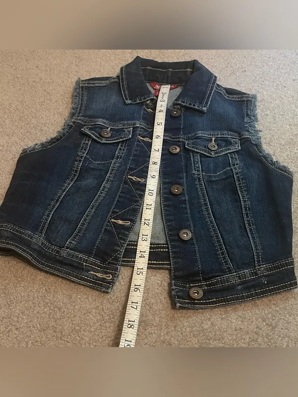 Arizona Jeans Women’s Dark-wash Frayed Denim Vest - Image 10