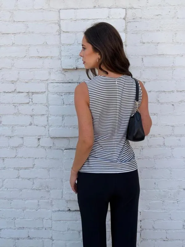 Ann Taylor white & black striped wrap tank top blouse Size 4 #officesiren #classy #workwear - Image 4