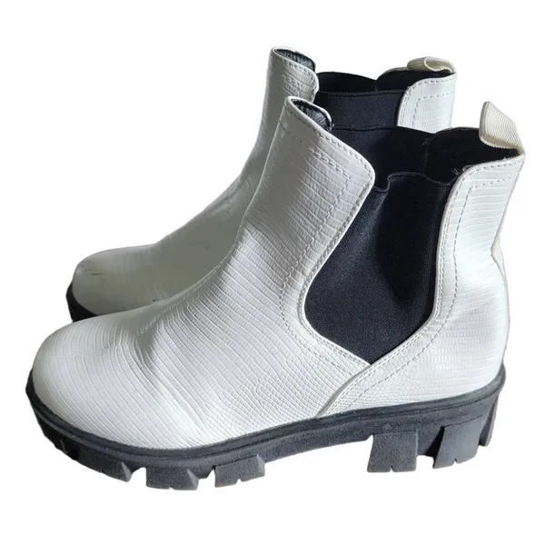 Sugar TC Boots Womens Size 8M White Chelsea Glossy Finish Joyrider Pull‎ Tab - Image 2