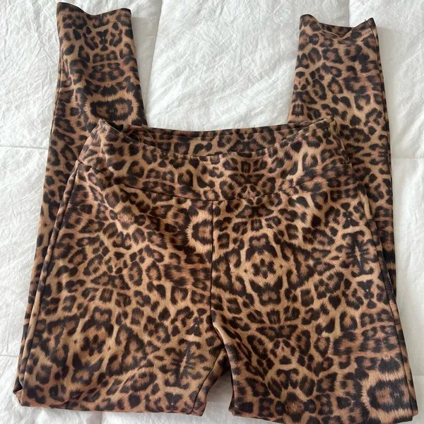 Giddy Up Glamour Leopard Print Leggings - Image 2