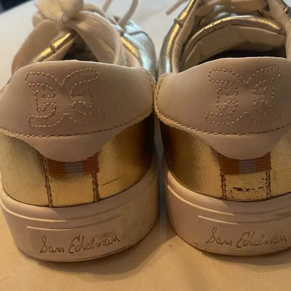 💕 2 For $10 Sam Edelman Boutique Brand Gold/Distressed Sneakers Size 7 - Image 3