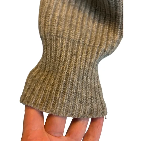 J Crew grey wool cashmere turtle neck sweater Medium cozy classic preppy - Image 6