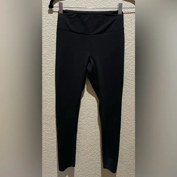 Gymshark Black Leggings Size S Pre Owned excellent used condition - Image 2