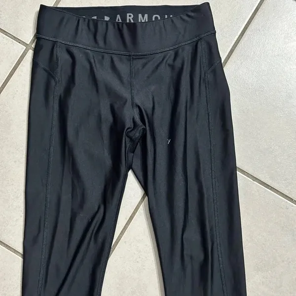 Under Armour Women Black Compression Capri‎ Leggings Heatgear Athletic Size M - Image 2