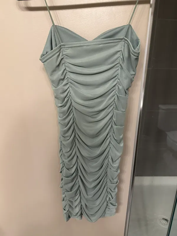 Forever 21 Green Ruched Mini Dress - Image 3