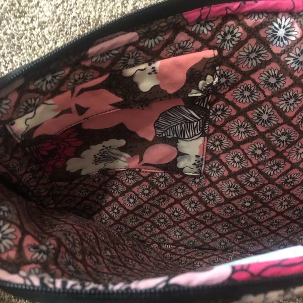 Vera Bradley Laptop Sleeve Pink Flower Quilted Zippered Computer Bag 17” - Image 4
