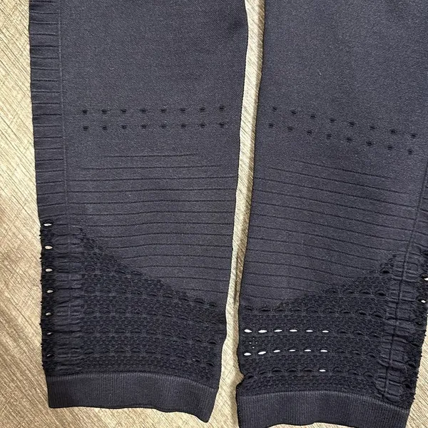 Gymshark NWOT black leggings‎ excellent condition - Image 4