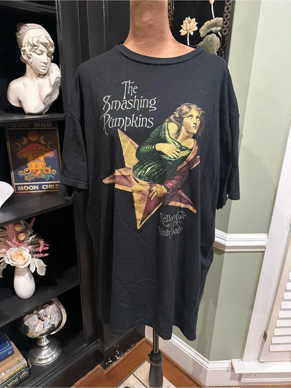 Flawed Vintage T‑Shirt Bundle – Sizes M–XXL Size L - Image 8