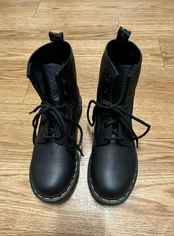 Dr Martens air wait leather ankle boots - Image 11