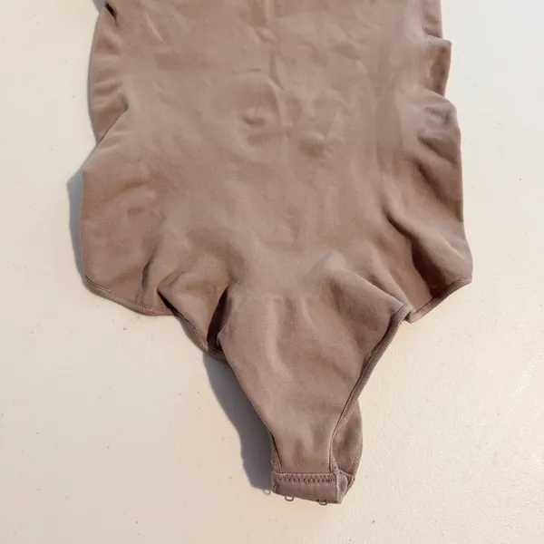 Seamless Adjustable Strap Shapewear Thong Bodysuit Stretch Tan Size Small Medium - Image 3