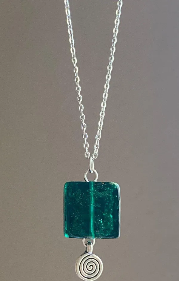 Handmade hippie funky fairy boho style green square glass bead & Swirl charm unisex necklace🟩🌳🍃🌀 - Image 4