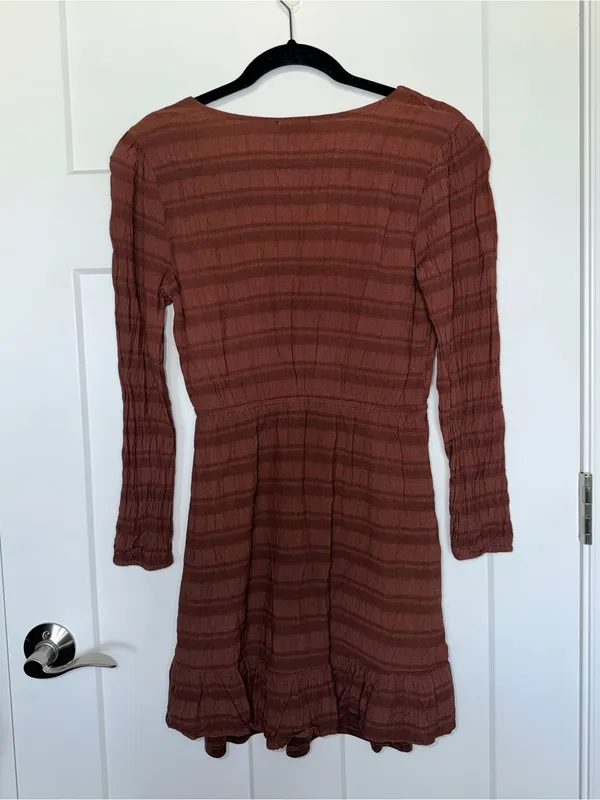 Lily Rose Brown Crinkle Long Sleeve Dress - Image 2