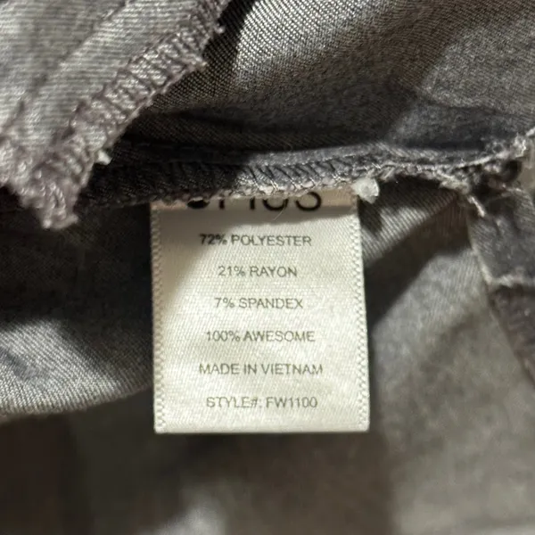 Lot of 2 FIGS Technical‎ Scrub Top Charcoal Gray V-Neck Short Sleeve Size L - Image 10